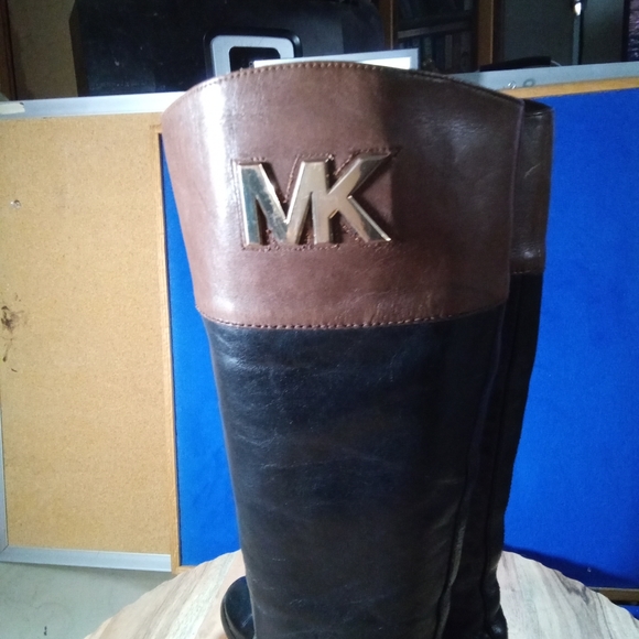 Michael Kors Black & Brown Leather Riding Boots w/ Gold Tone Hardware Sz. 7.5-US - Picture 8 of 16